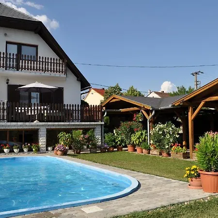 Cyrano Vendeghaz Gæstehus 3*