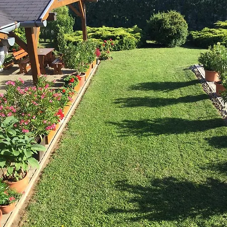 Cyrano Vendeghaz Gæstehus 3*