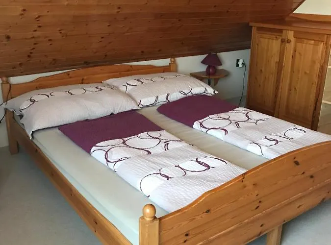 Cyrano Vendeghaz Guest house Vonyarcvashegy