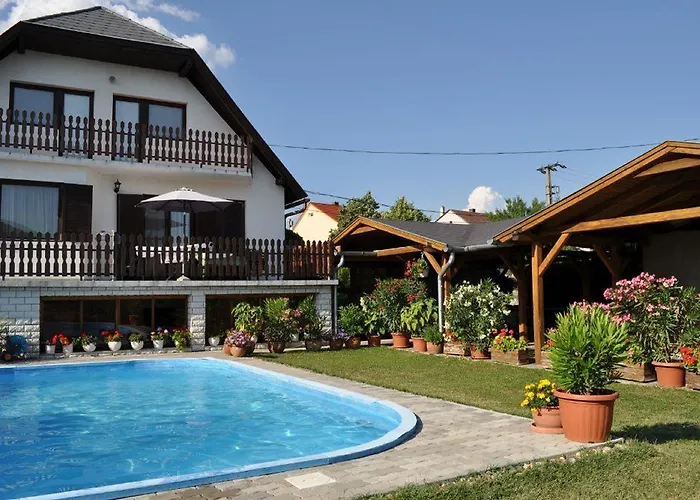 Cyrano Vendeghaz Guest house 3*