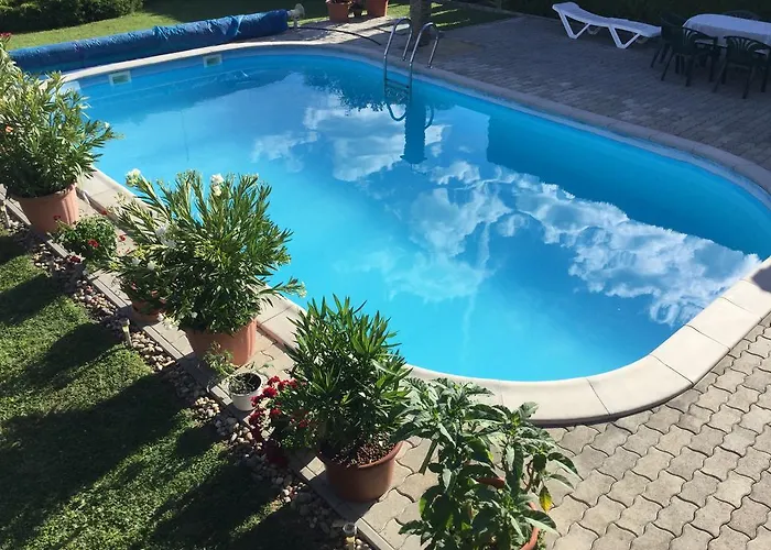 Guest house Cyrano Vendeghaz Vonyarcvashegy