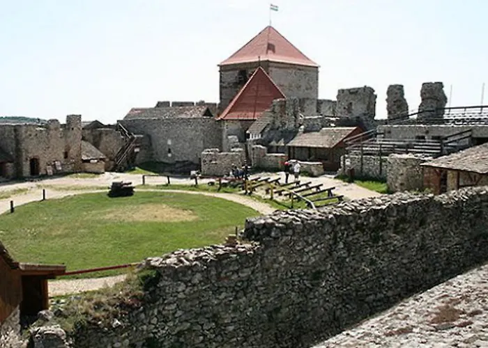 Cyrano Vendeghaz Vonyarcvashegy