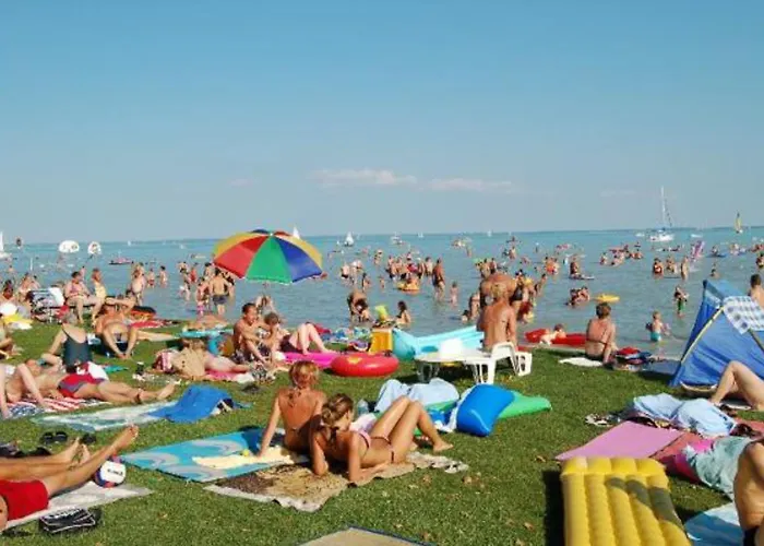 Cyrano Vendeghaz Guest house 3*